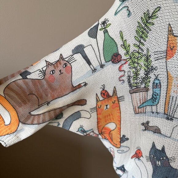 Made in Italy One-Size Cat Lovers Lightweight Dolman Sleeve Sweater - Picture 3 of 6